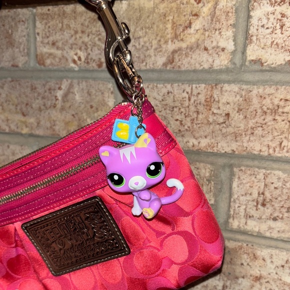 Repurposed Littlest Pet Shop Purple Cat Keychain - Picture 1 of 6